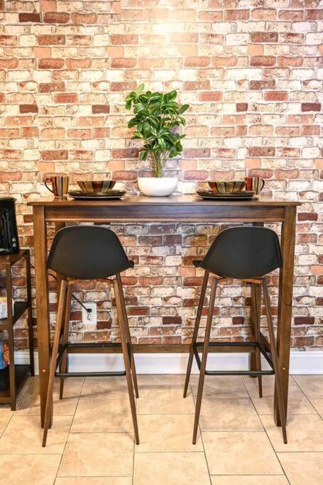 Cozy - 2 Bedroom Townhome Getaway - Plaza Midwood Apartamento